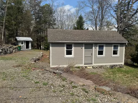 1810 Sawkill Park Rd, Kingston, NY 12401