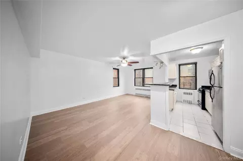 15030 71 Ave #2L, Kew Gardens Hills, NY 11367