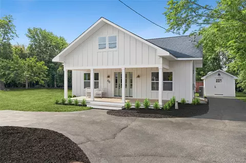 48 Watchogue Ave, East Moriches, NY 11940