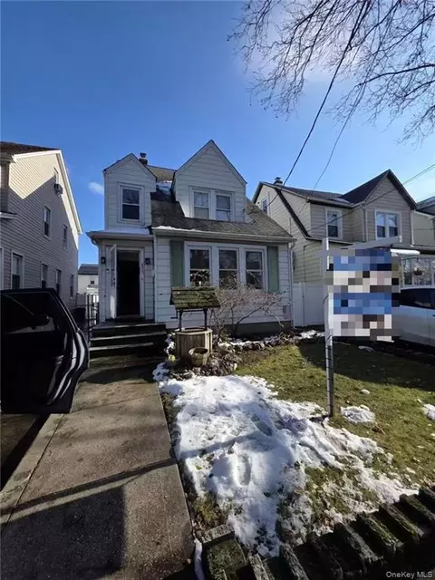 89-25 238th St, New York, NY 11426