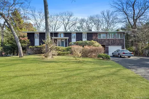 149 Munsell Rd, Brookhaven, NY 11772