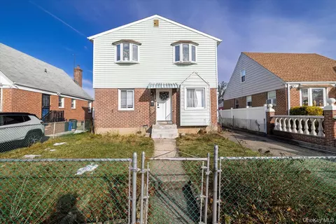 22731 111th Ave, New York, NY 11429