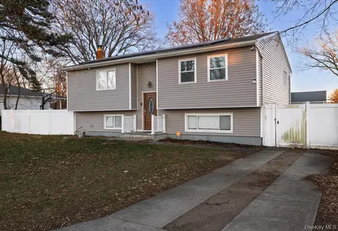 95 S 27th St, Wyandanch, NY 11798