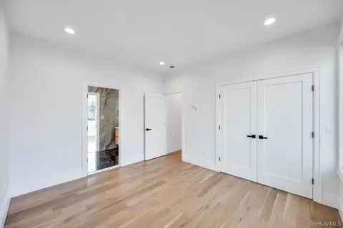 Bedroom - 61 Stephen Dr, Plainview, NY 11803 photo 6 of 9
