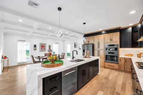 Kitchen - 61 Stephen Dr, Plainview, NY 11803 photo 3 of 5