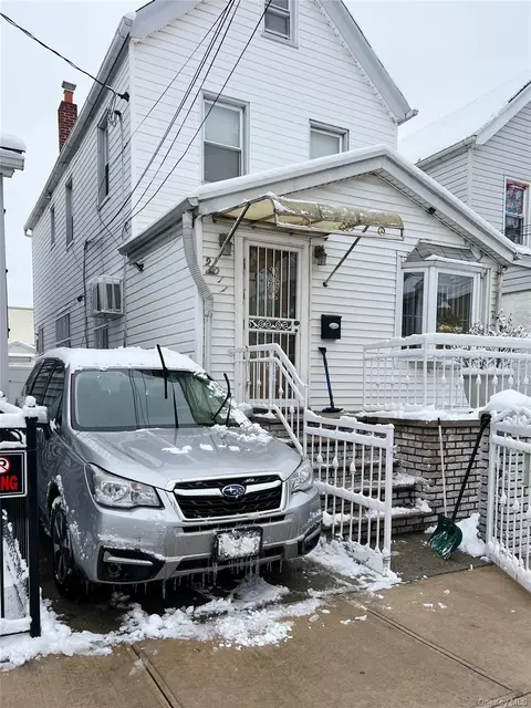 9011 75th St, New York, NY 11421