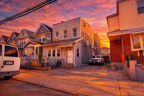 9561 115th St, South Richmond Hill, NY 11419