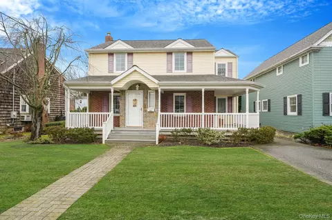 221 Thelma Ave, Merrick, NY 11566