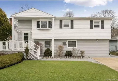 377 Deer Rd, Ronkonkoma, NY 11779