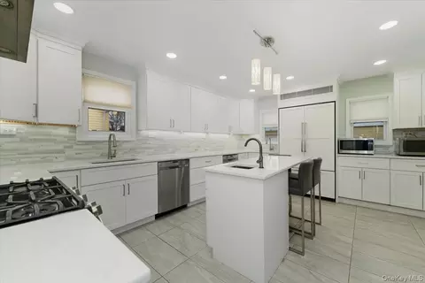422 Cedarhurst Ave, Cedarhurst, NY 11516