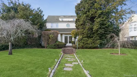 178 Wildacre Ave, Lawrence, NY 11559