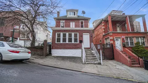 1819 Palisade Pl, New York, NY 10453