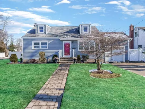 181 Whittier Ave, North Babylon, NY 11703