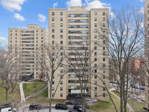 7 Fordham Hill Oval #2E, New York, NY 10468