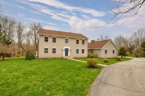24 Deer Run Rd, Newburgh, NY 12550