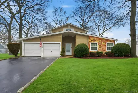 5431 Expressway Dr N, Brookhaven, NY 11742