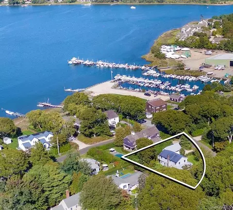 21 Cove Rd, Sag Harbor, NY 11963