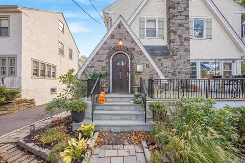 22 Palmer Ave, Mount Vernon, NY 10552