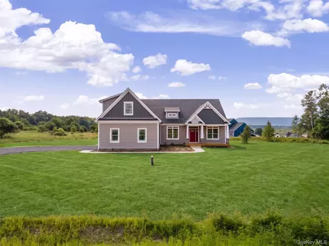 6 Harrier Ridge Dr, Shawangunk, NY 12589