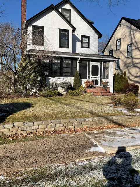 671 Stanton Ave, Baldwin, NY 11510