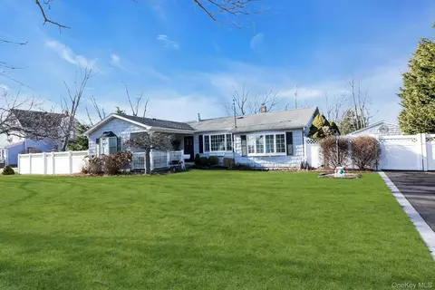 358 Rider Ave, Patchogue, NY 11772