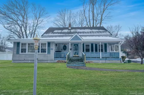 778 Terry Rd, Hauppauge, NY 11788