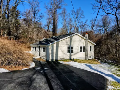 28 Quaker Rd, Kent, NY 10512