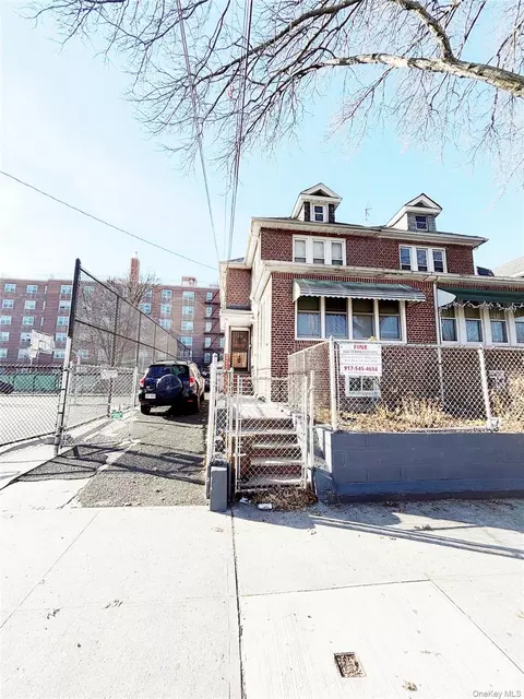 715 Rosedale Ave, New York, NY 10473