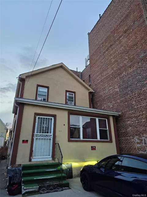 45-30 Smart St, Flushing, NY 11355