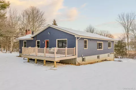 41 Low Rd, Shawangunk, NY 12589