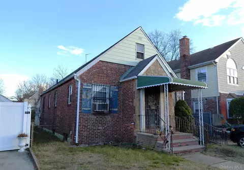 130-31 218th St, Laurelton, NY 11413