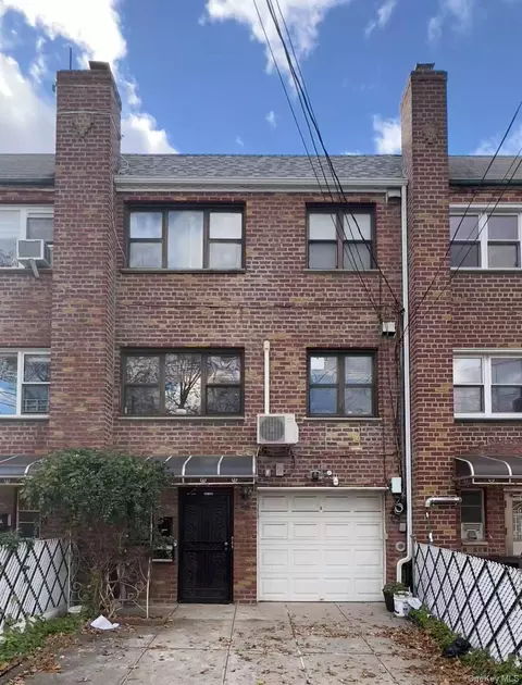 6126 160th St, New York, NY 11365