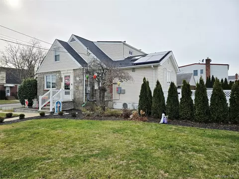177 Sheridan Blvd, North Hempstead, NY 11501