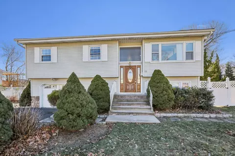 11 Centennial Dr, Haverstraw, NY 10923