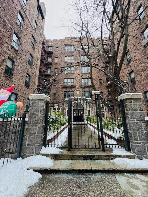92-05 Whitney Ave #A27, New York, NY 11373