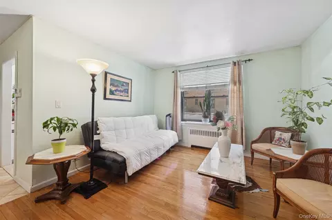 32-40 92nd St #107, New York, NY 11369