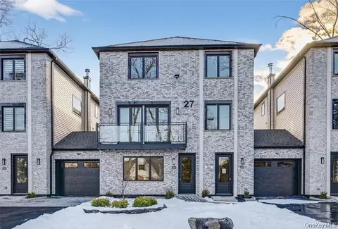 27 Ellish Pkwy #203, Ramapo, NY 10977