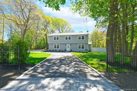 34 Warner Rd, Huntington, NY 11743