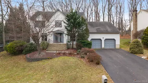25 Cherokee Rd, East Brunswick, NJ 08816