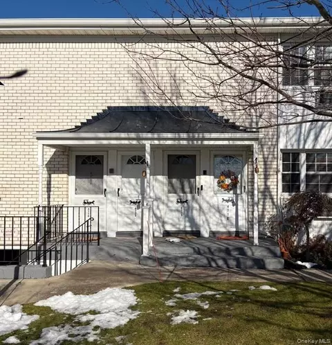 4716 Wilshire # K-16, Oakdale, NY 11769