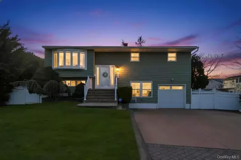 178 Missouri Ave, Bay Shore, NY 11706