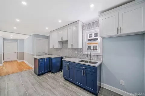 23 Maple Ave, Hempstead, NY 11550