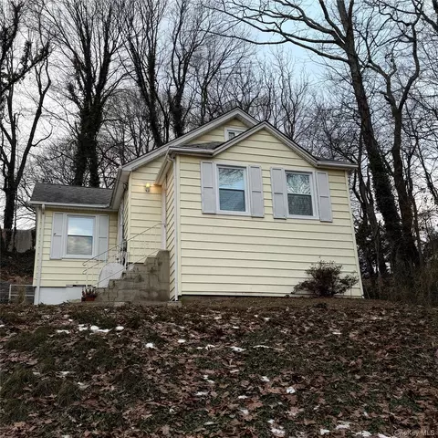 333 Spring Rd, Huntington, NY 11743