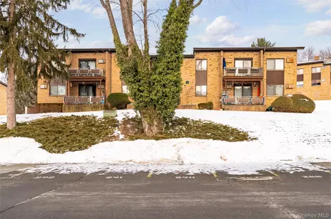 9 Charles Ln #2C, Pomona, NY 10970