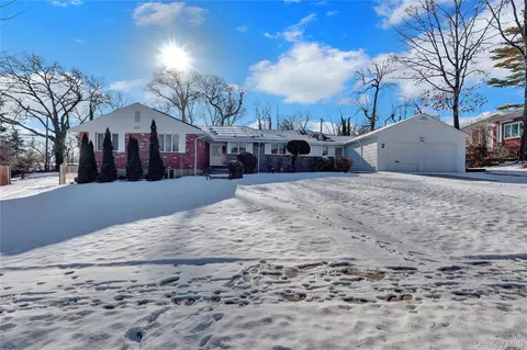 140 Long Dr, Hempstead, NY 11550