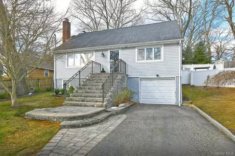 257 Melville Rd, Huntington Station, NY 11746
