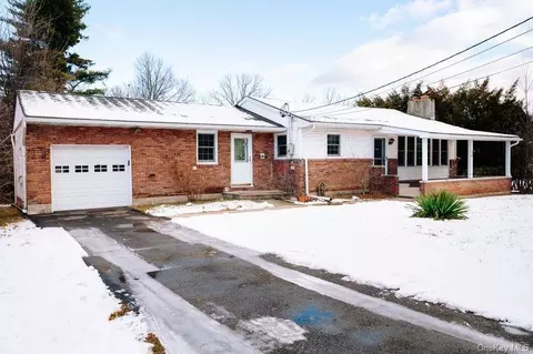 21 Mccall Pl, Newburgh, NY 12550