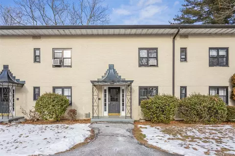 25 Manchester Rd #B-23, Eastchester, NY 10709