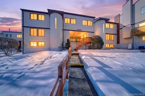 430 Country Club Ln, Pomona, NY 10970