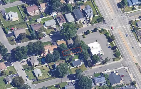 Kenmore Street, Babylon, NY 11729